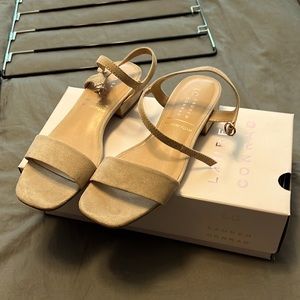 Nude dress shoes